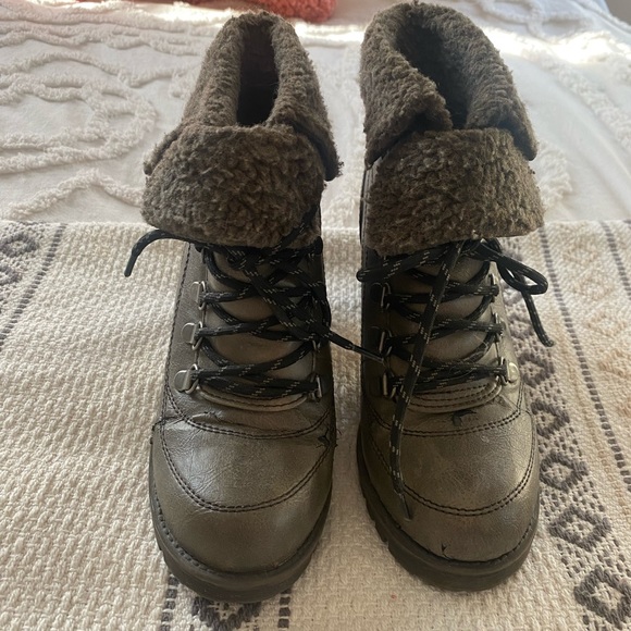 Winter Booties - Picture 3 of 12